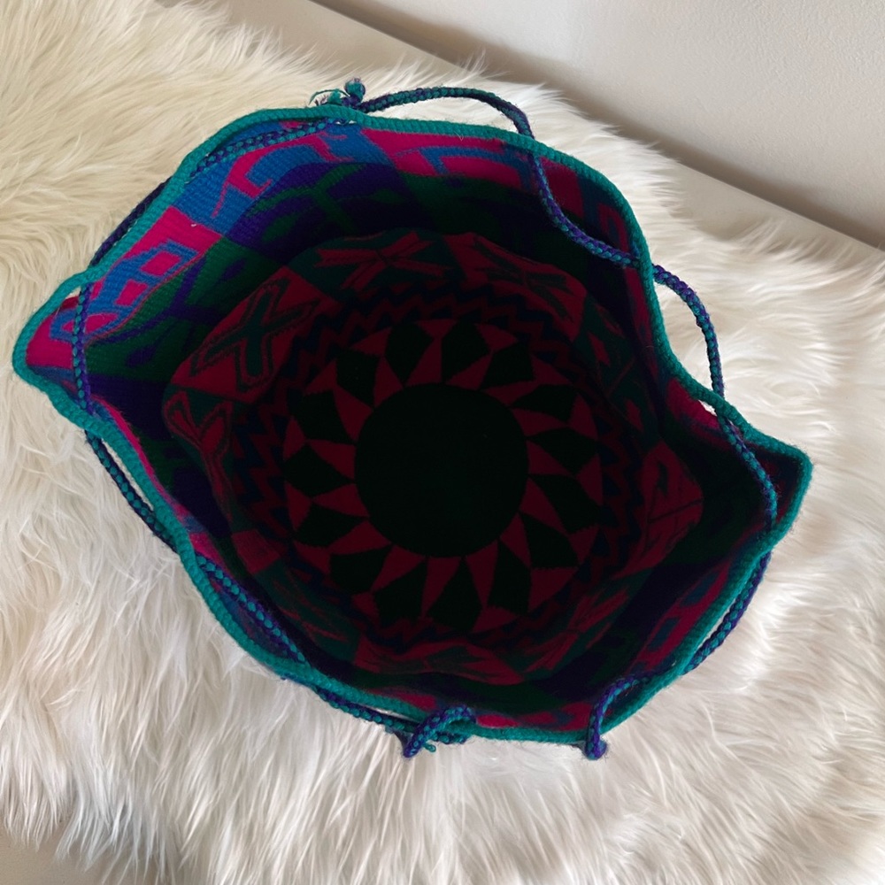 Handmade Crochet Drawstring Barrel Purse - Picture 4 of 4